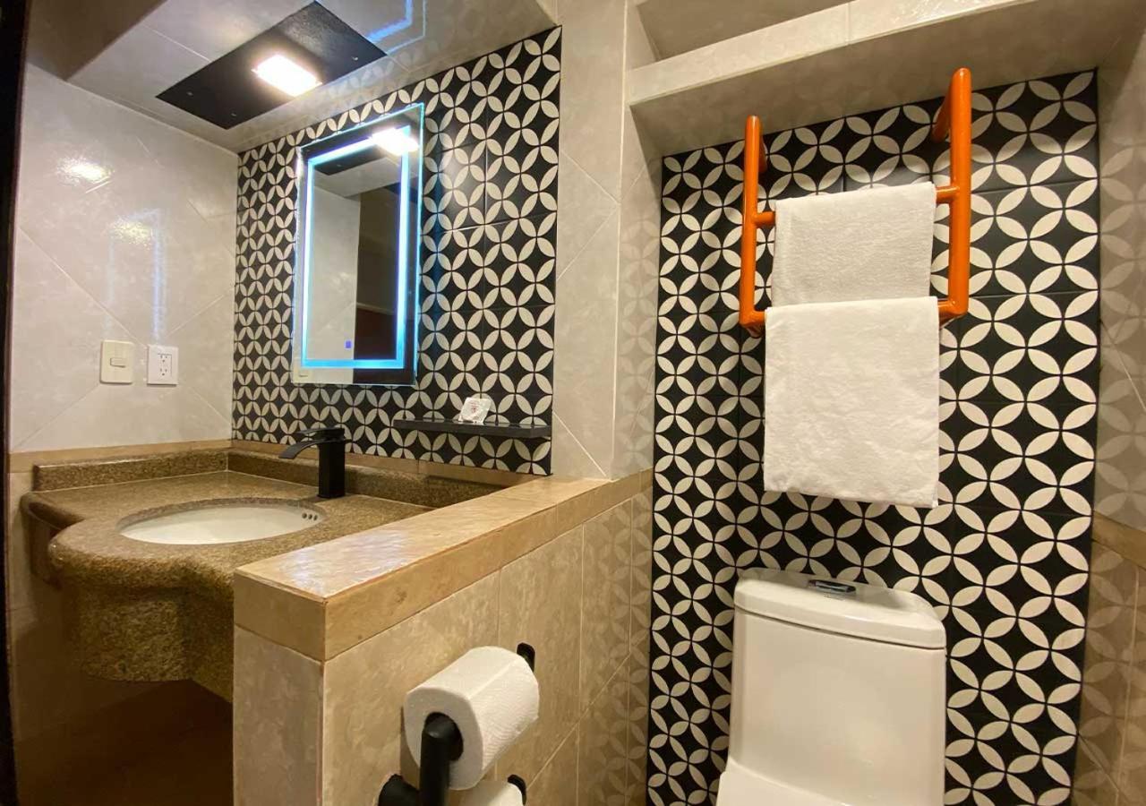 Hotel Villa De Madrid مدينة مكسيكو المظهر الخارجي الصورة